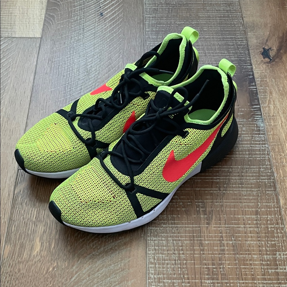 Nike Duel Racer Men’s Sneaker